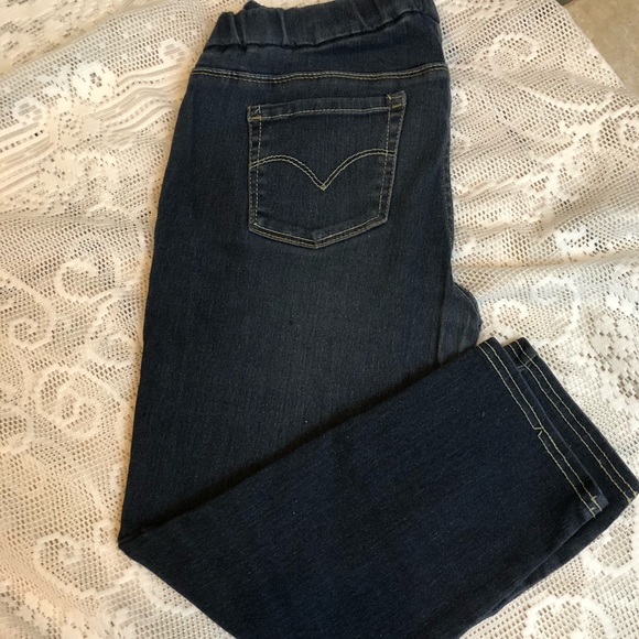 Girls Levis - Picture 2 of 7